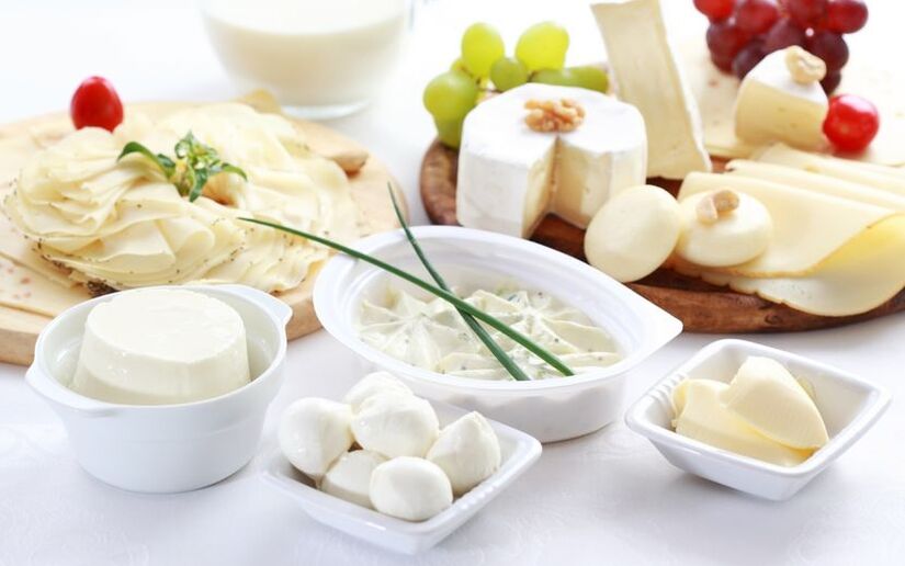 六瓣减肥法的第五天专门使用白软干酪、酸奶和牛奶。